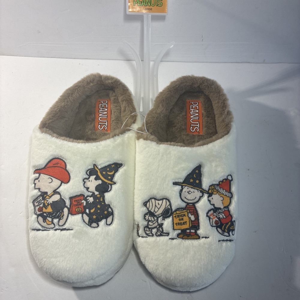 Peanuts Women's Snoopy Charlie Brown Halloween Faux Fur Slip-On Slippers Size L